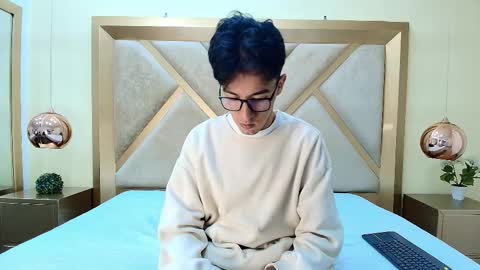 austinreeds online show from November 3, 12:06 pm