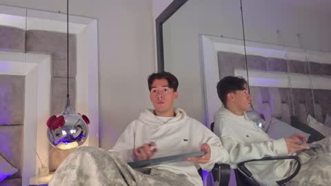 austinreeds online show from March 30, 12:16 pm