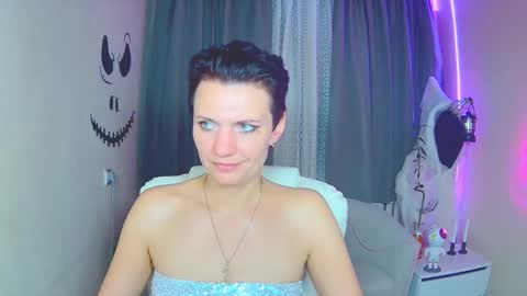 avasaturnian online show from October 29, 3:14 pm