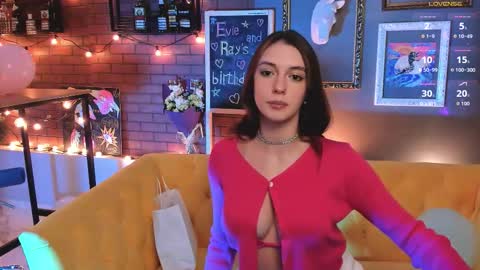 Avie online show from September 13, 6:21 pm