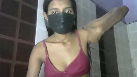 avery_lust01 online show from April 2, 5:26 am