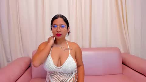 Hot Avie online show from March 11, 8:45 pm