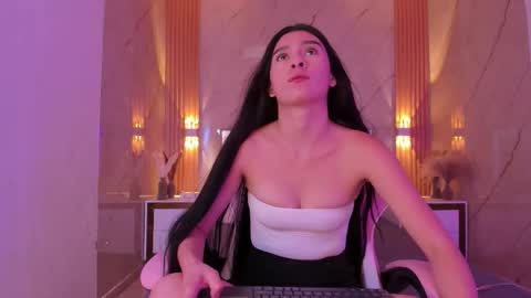 Avigail  online show from February 6, 7:05 pm