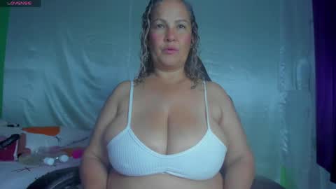 avril_jonson online show from April 22, 8:16 pm