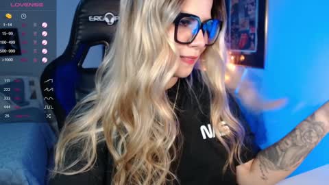 Avrill Morgan online show from January 26, 8:45 pm