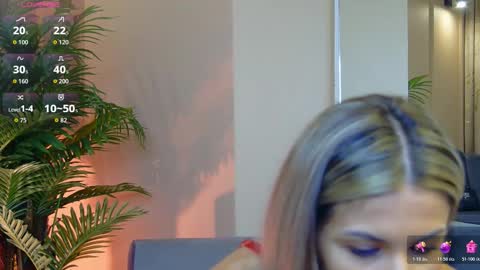 AVRILL CYRUX online show from October 22, 7:22 am