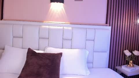 Avy  online show from May 22, 11:39 am