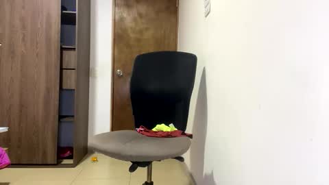 AndrewXxl independent online show from November 1, 11:15 pm