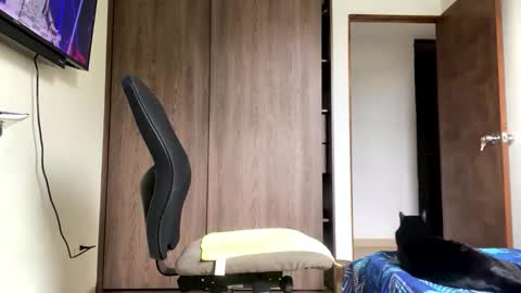 AndrewXxl independent online show from May 29, 6:28 pm