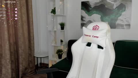 Emily online show from February 28, 3:15 am