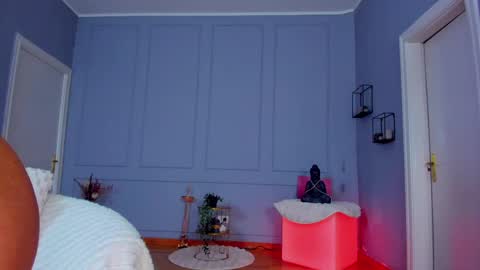 Ella online show from May 13, 4:22 am