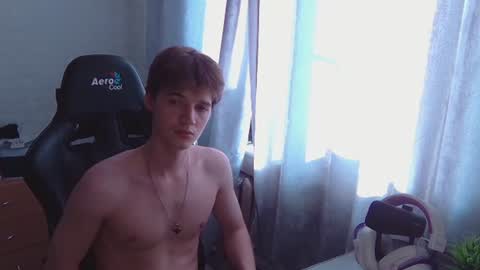 axel_0ne online show from June 10, 1:05 am