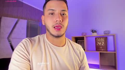 axel_grey_ online show from July 27, 1:30 pm