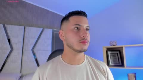 axel_grey_ online show from May 27, 12:24 pm