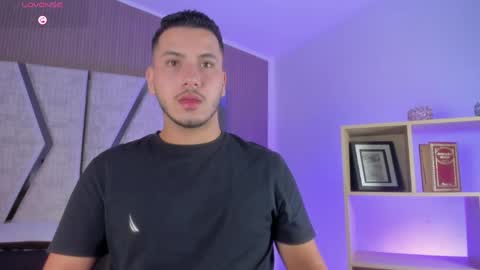 axel_grey_ online show from May 28, 12:25 pm