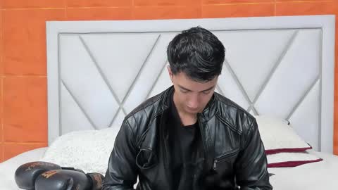 axel_hendrick online show from February 5, 12:42 pm