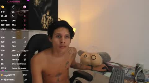 Axel online show from February 15, 2:22 pm