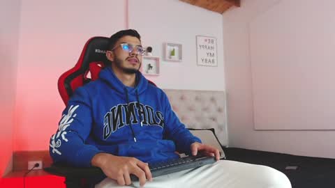 Axel  online show from January 21, 12:18 pm