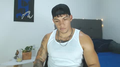 INDEPENDENT MODEL  online show from December 31, 11:17 pm