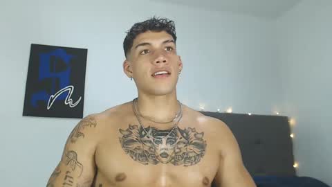 INDEPENDENT MODEL  online show from December 19, 5:29 am