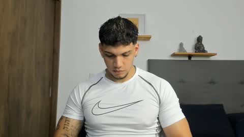 INDEPENDENT MODEL  online show from September 16, 9:51 pm