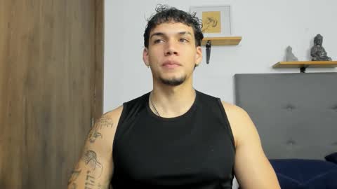 INDEPENDENT MODEL  online show from October 23, 6:37 am