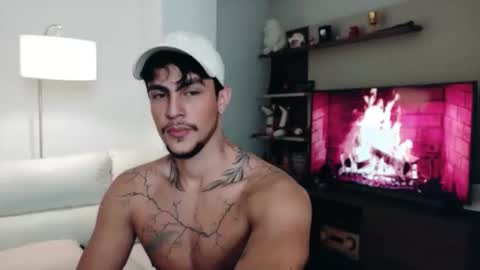 axelblack7 online show from May 13, 7:51 am