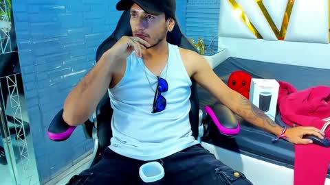 Axell Cross2 online show from February 11, 11:01 pm