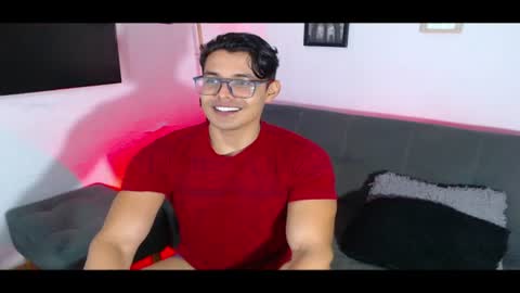 axell online show from August 7, 4:38 pm
