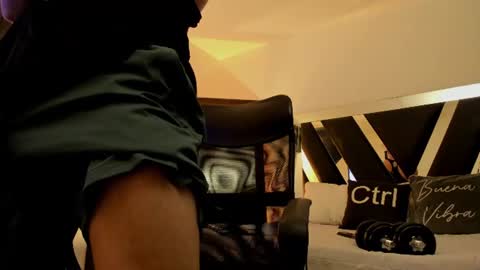 axelmartinezz online show from July 26, 2:53 am