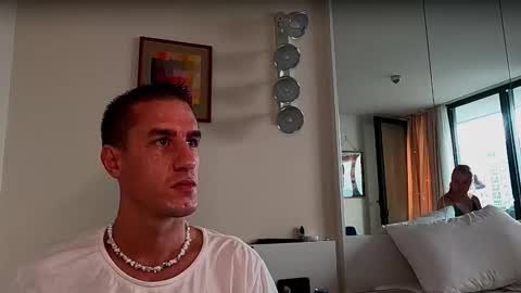 Snapshot of axl_fx chatting on October 5, 4:43 am Axl online show from October 5, 4:43 am