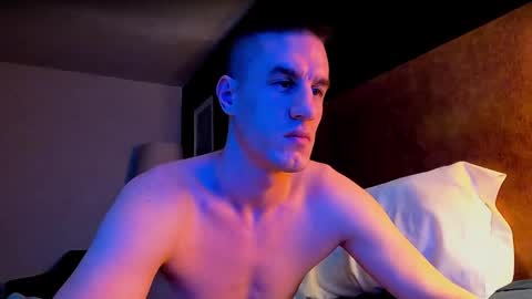 Snapshot of axl_fx chatting on February 14, 2:28 am Axl online show from February 14, 2:28 am