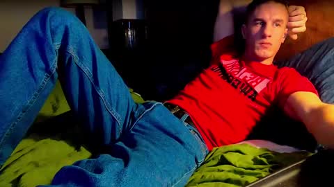 Snapshot of axl_fx chatting on February 1, 2:45 pm Axl online show from February 1, 2:45 pm