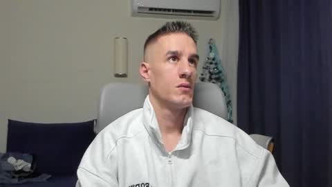 Axl online show from January 9, 2:50 am