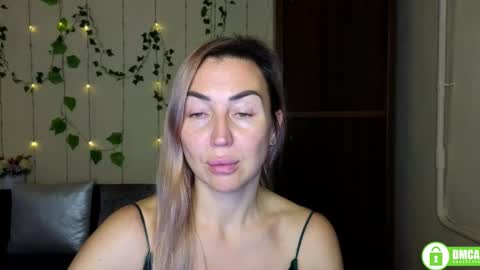 Jully online show from November 21, 6:39 pm