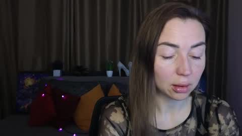 Jully online show from February 26, 6:37 pm