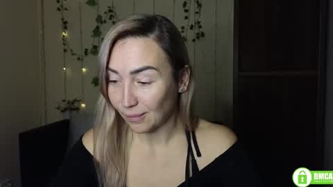 Jully online show from December 20, 6:26 pm