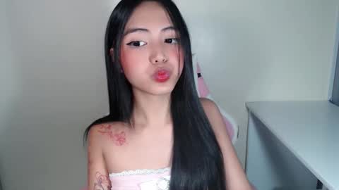 ayalvrs18 online show from October 25, 9:15 pm