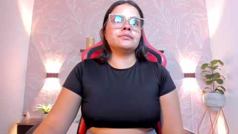 Alyda Jaramillo online show from February 26, 7:39 pm