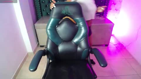 aylanny_m online show from February 19, 7:13 pm