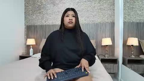 Ayleen Collins online show from June 28, 7:43 pm