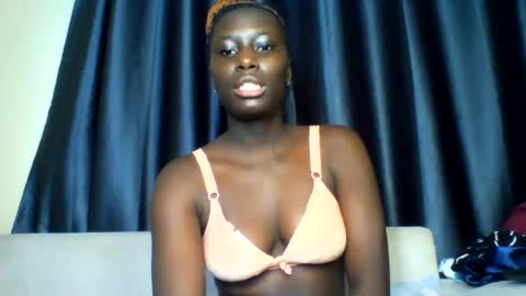 azaelia_iris online show from July 16, 3:32 am