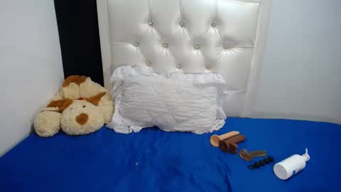 Snapshot of azahara_smith chatting on October 23, 7:32 am Smith online show from October 23, 7:32 am
