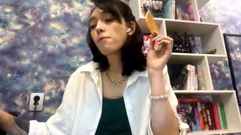 Minro online show from November 10, 12:30 pm