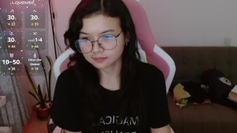 Azu  online show from April 9, 12:58 am