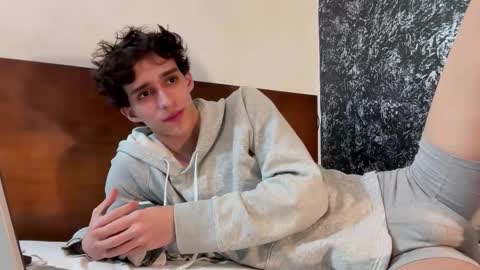 nice boy online show from December 3, 6:14 am