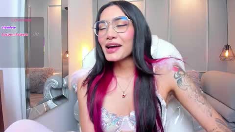 Azura online show from November 24, 7:56 pm