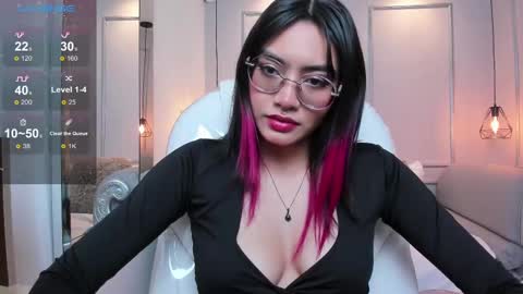 Azura online show from March 5, 7:27 pm