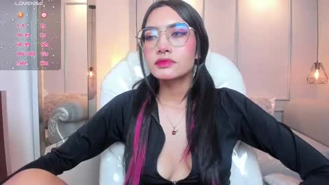 Azura online show from October 8, 7:53 pm