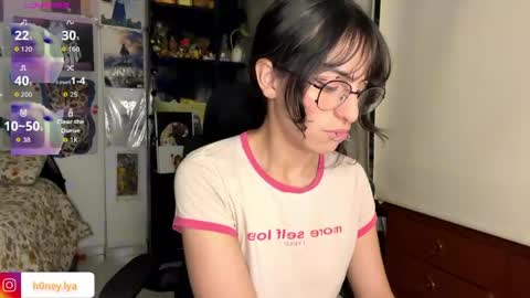 Lyanna online show from April 24, 1:29 am